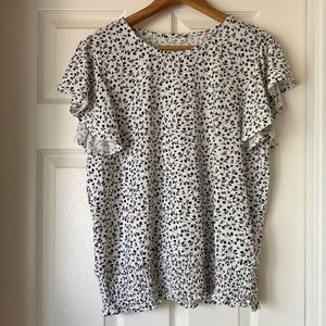 White top with ruffled sleeves and a cinched waist (XL)